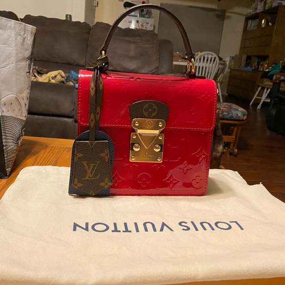 💕💕💕$3 RUN  UNLISTED MIXED LUXURY ITEMS! ALL SALES ARE FINAL💕💕💕 - Picture 10 of 17